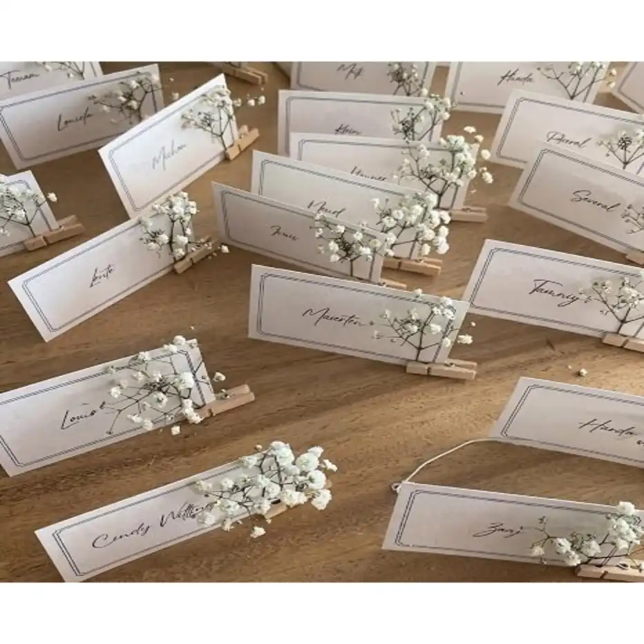 Tosstuki 50 Pack Wedding Place Cards with Wooden Clips and Baby's Breath Accents Black